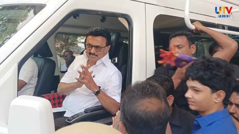 Chief Minister Stalin received a warm welcome when he arrived in Coimbatore to participate in the women's conference..!!