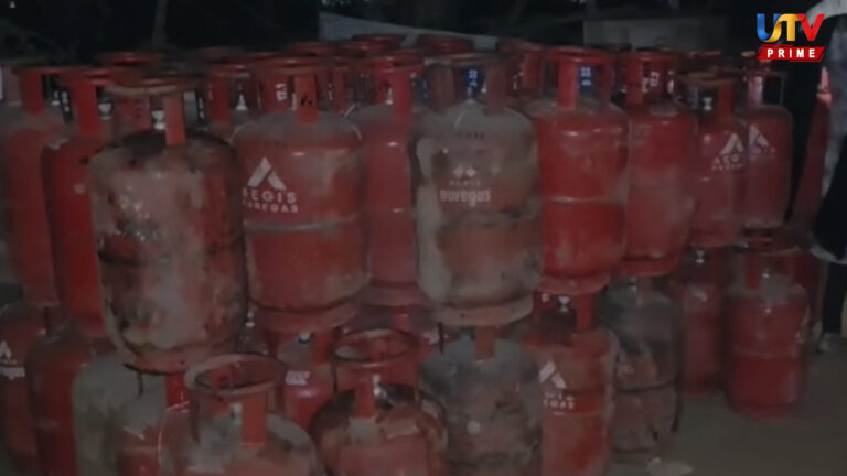 தட்டுப்பாடுக்கு இதுதான் காரணமா?.. ரகசிய இடத்தில் பதுக்கப்பட்ட 200 சிலிண்டர்கள் பறிமுதல்..! GAS utv