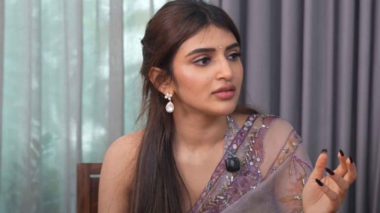 They are talking badly.. Actress Srileela burst into tears..!